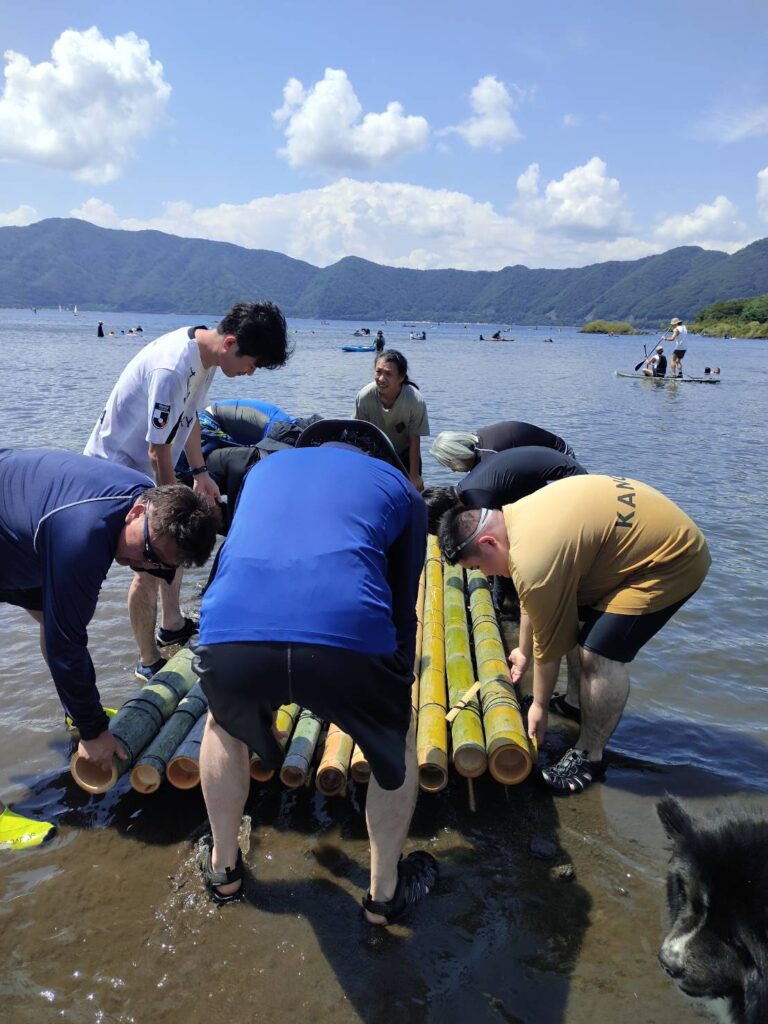 イカダの進水式