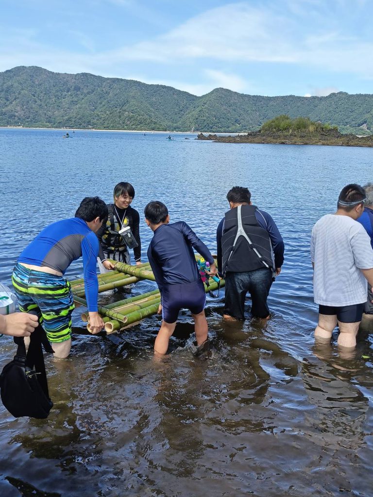 A bamboo raft floating on Lake Shoji